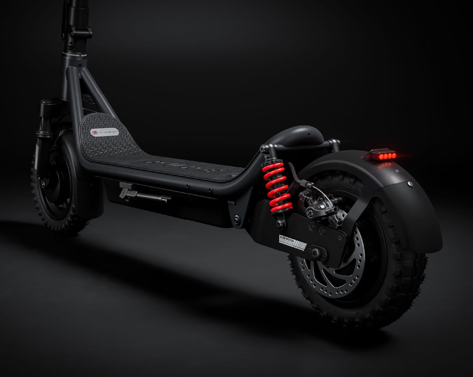 AIR⁶ ULTRA SUSPENSION
Our longest-range e-scooter ever.